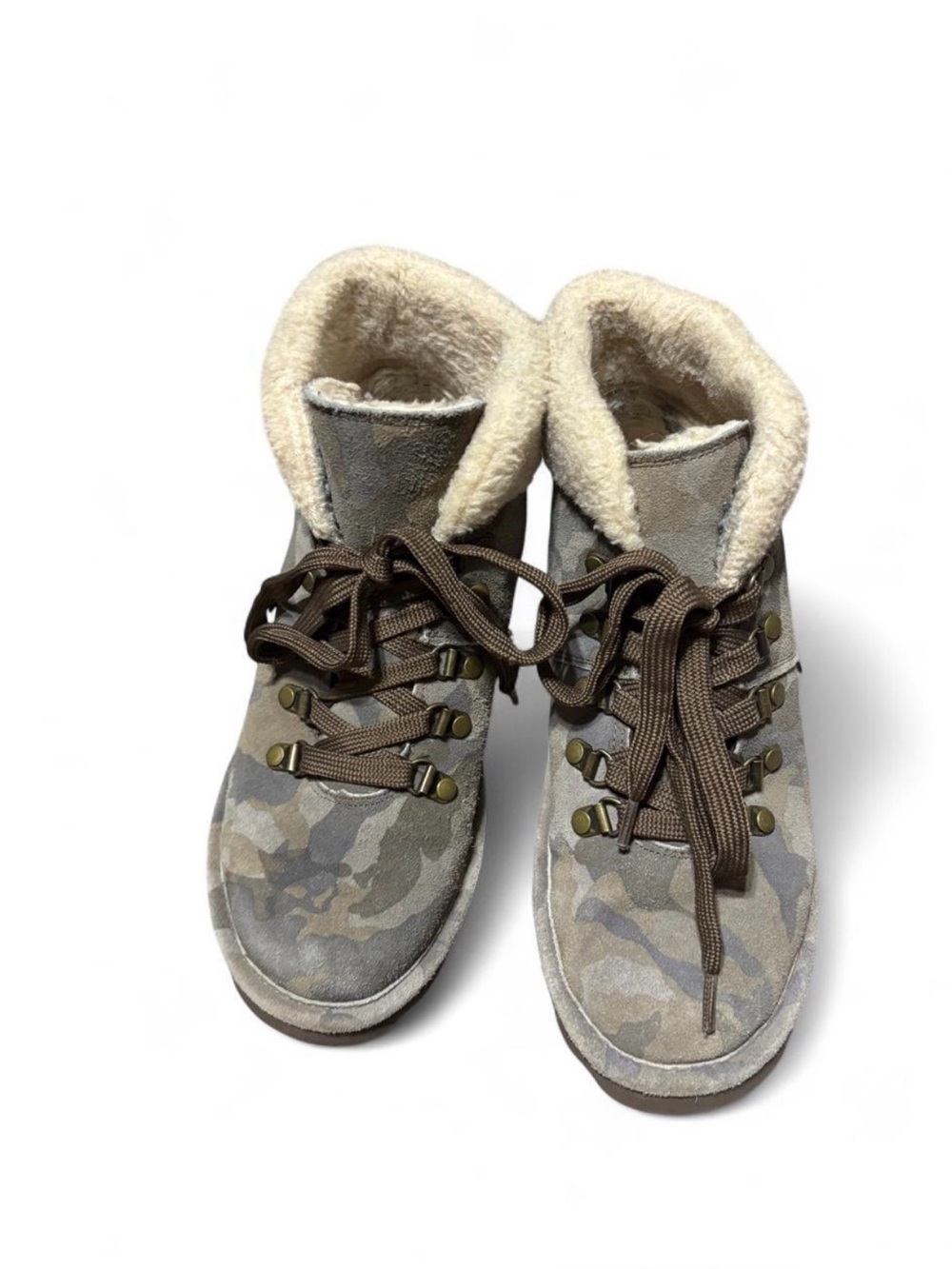 Bearpaw Women's Camo Boots Size US 8 #bearpaw #camouflage